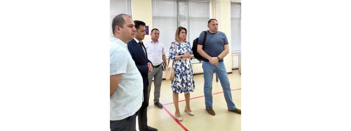  Деловой визит делегации ГК 
